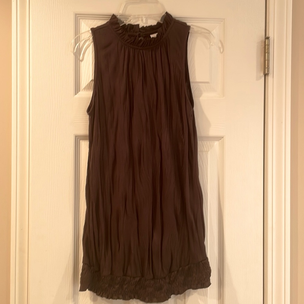 Sleeveless brown top